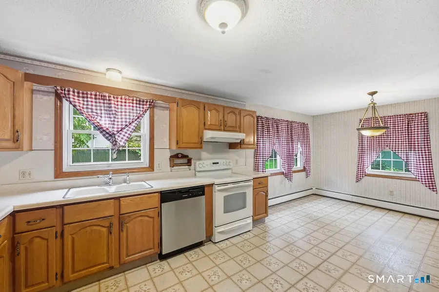 55 Edwards Street, Manchester, CT 06042 - #3