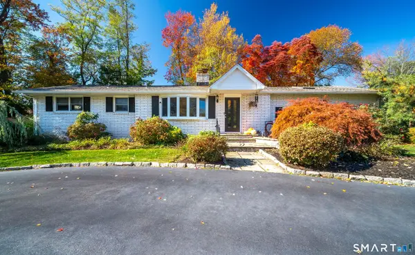 22 Valley Brook Lane, North Haven, CT 06473