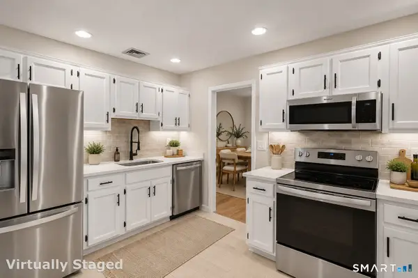 166 Old Brookfield Road #26D4, Danbury, CT 06811
