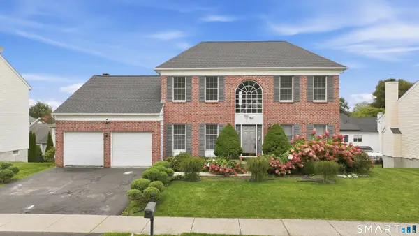 6 Ashley Court, Danbury, CT 06810