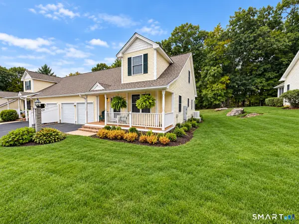 130 Meadow Brook Road #130, Oxford, CT 06478