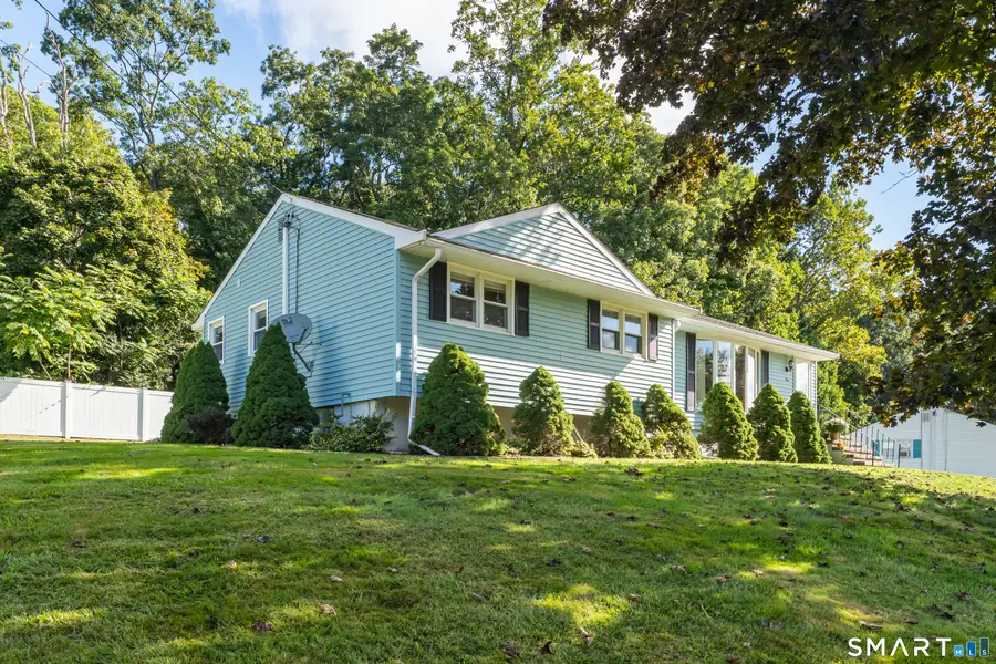 9 Robin Drive, East Haven, CT 06513 - #3