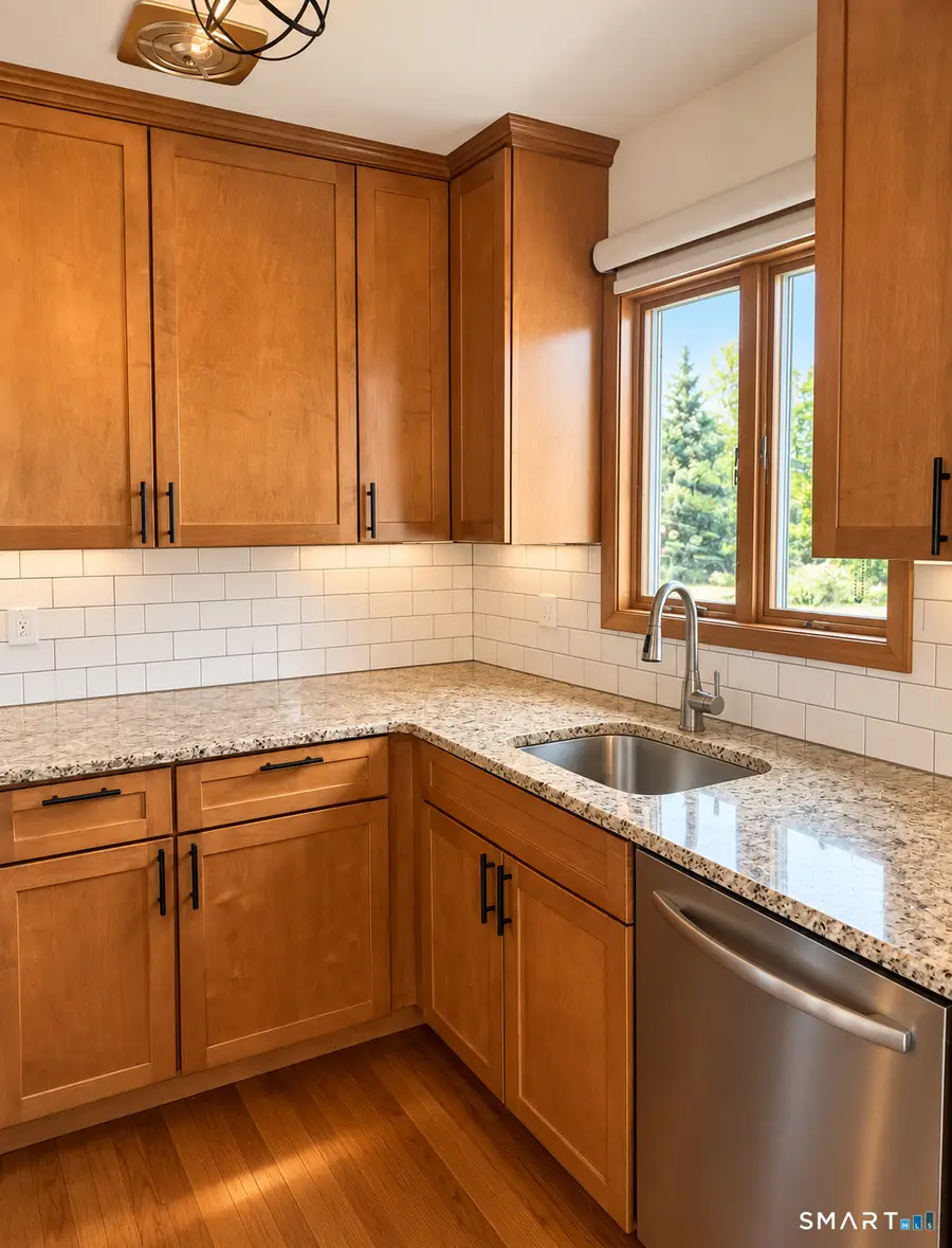 11 Laura Lane, New Haven, CT 06513 - #3