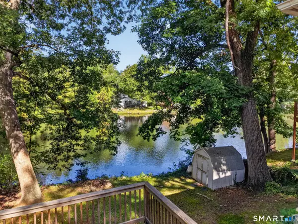 33 Circle Drive, Stratford, CT 06614
