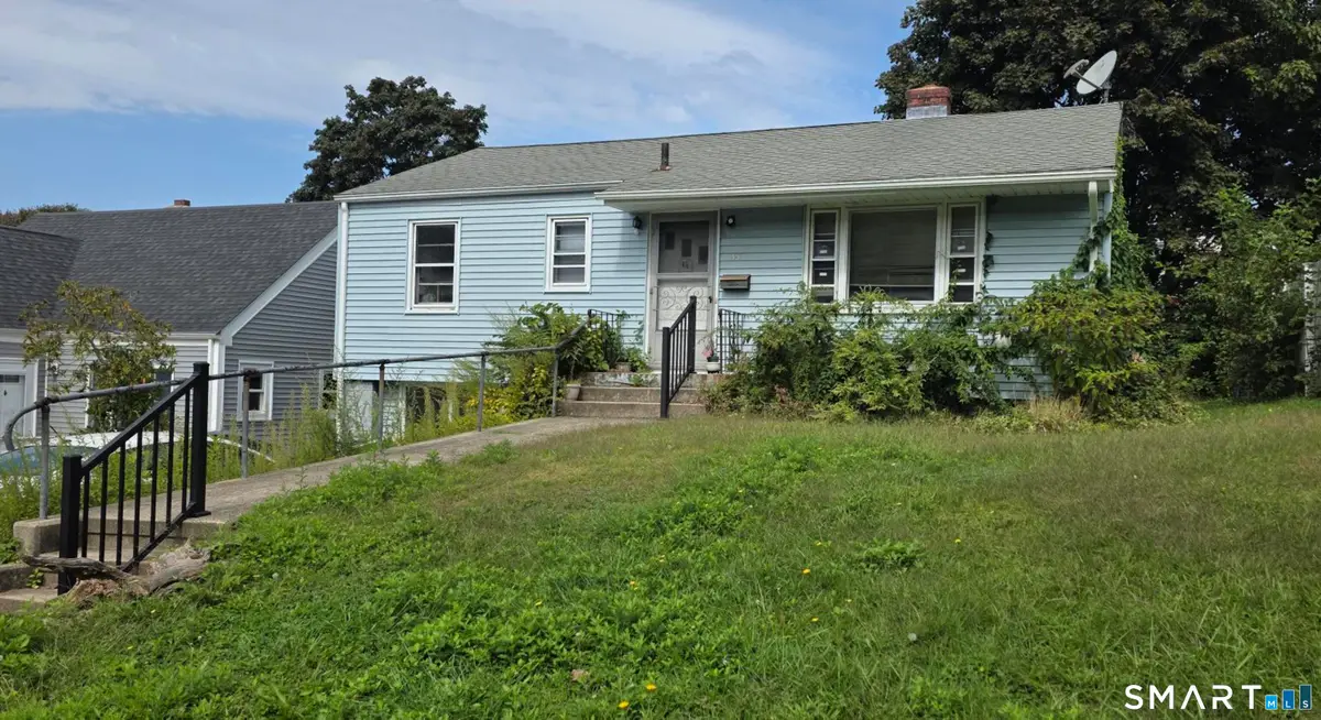 35 Sunset Street, New London, CT 06320 - #1