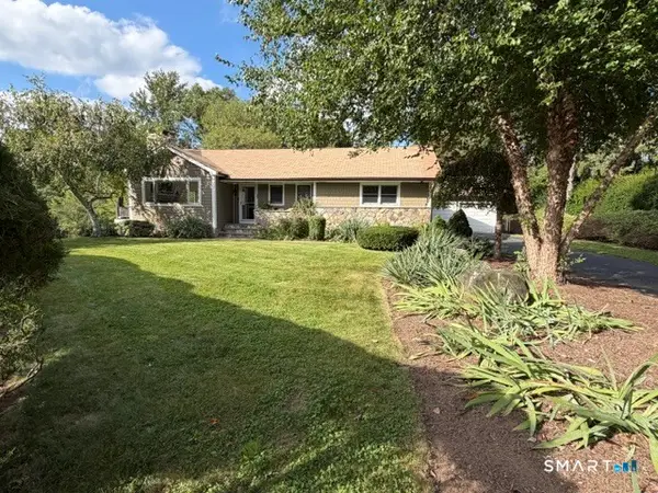 35 Greenwood Drive, Trumbull, CT 06611