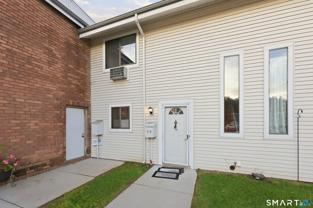 69 Sutton Place #69, Bloomfield, CT 06002 - #1