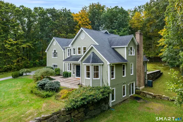 35 Christian Lane, Brookfield, CT 06804