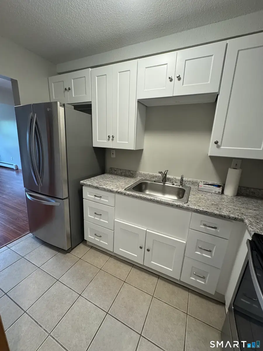 14 Clay Street #A, Hartford, CT 06120 - #3