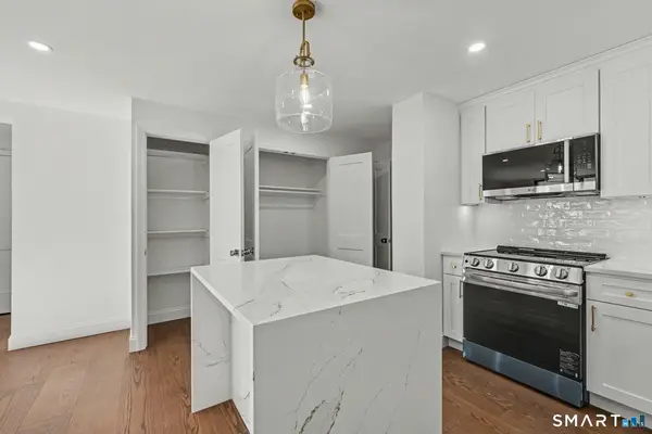 1525 East Putnam Avenue #206, Greenwich, CT 06870