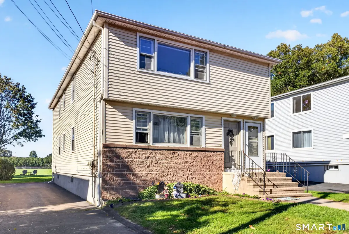 27 Manila Avenue, Woodbridge, CT 06525 - #1