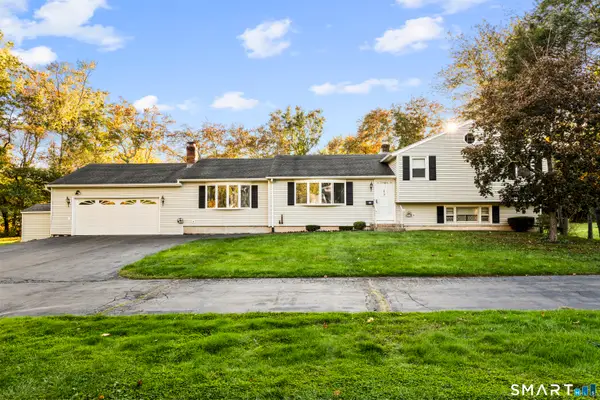 11 Peters Court, North Haven, CT 06473