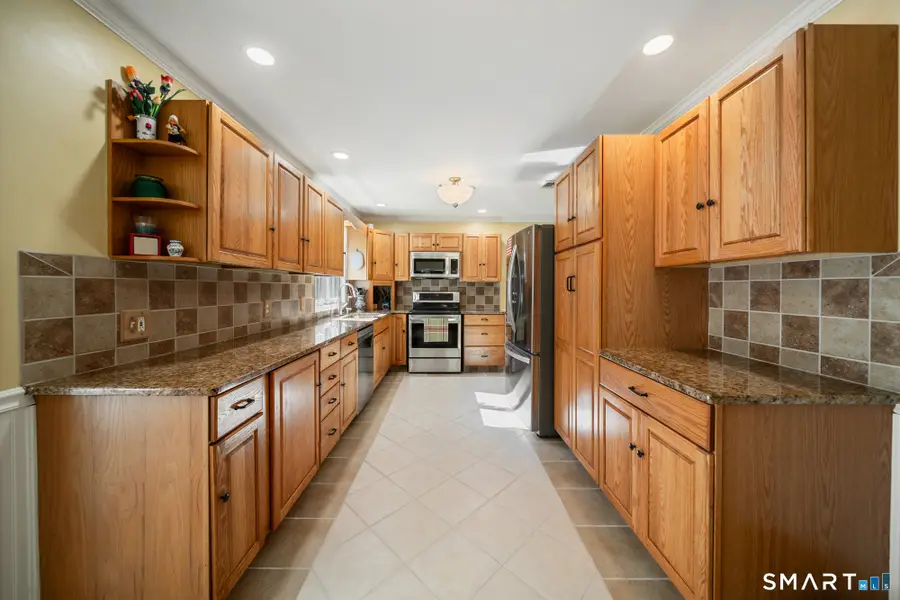 5 Twin Rocks Drive, New Fairfield, CT 06812 - #3