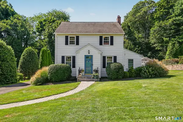 35 Beardsley Parkway, Trumbull, CT 06611
