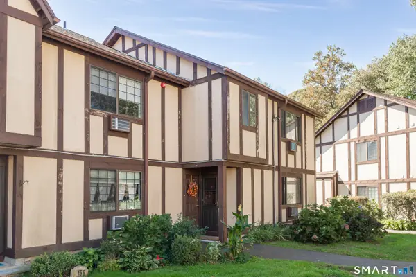 153 Foxwood Close #153, Milford, CT 06461