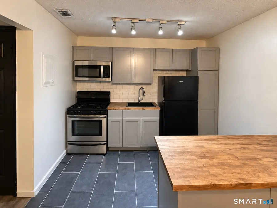 1 Birch Lane #C, East Haven, CT 06513 - #3