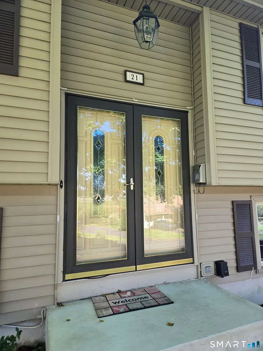 21 Downing Circle, Bloomfield, CT 06002 - #3