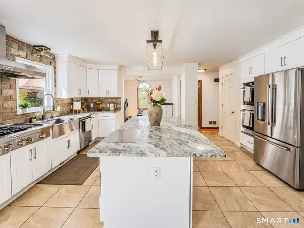 39 Regency Hill, Waterbury, CT 06708