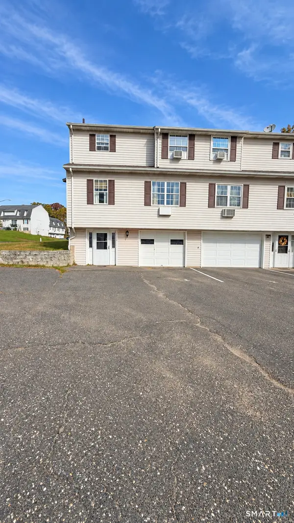 150 Maybury Circle #1, Waterbury, CT 06705