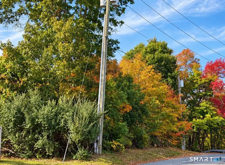 15 Hickey Drive, Pawcatuck, CT 06379 - #2
