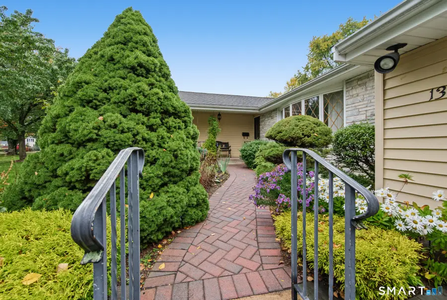 130 Robbins Avenue, Newington, CT 06111 - #2