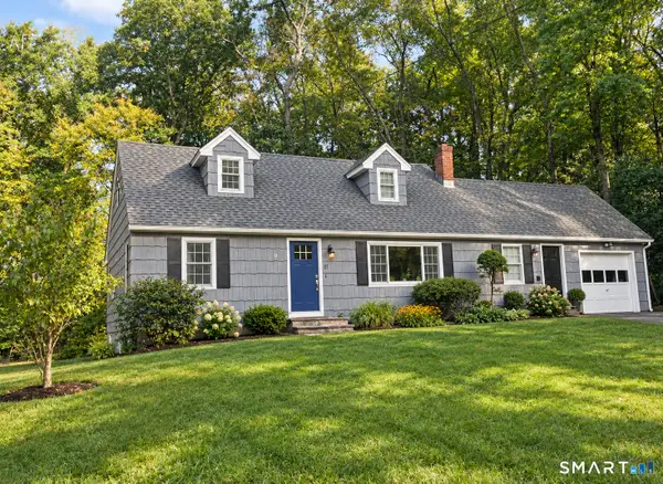 11 Flax Hill Road, Brookfield, CT 06804