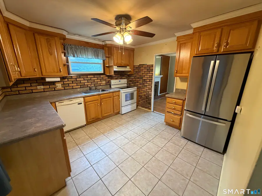 72 Hickory Road, Naugatuck, CT 06770 - #3