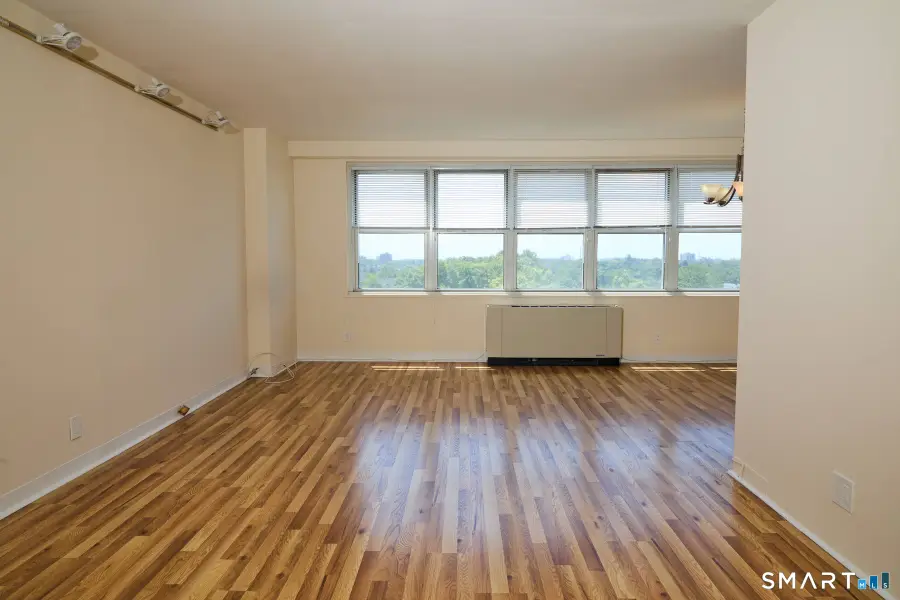 2625 Park Avenue #7S, Bridgeport, CT 06604 - #3