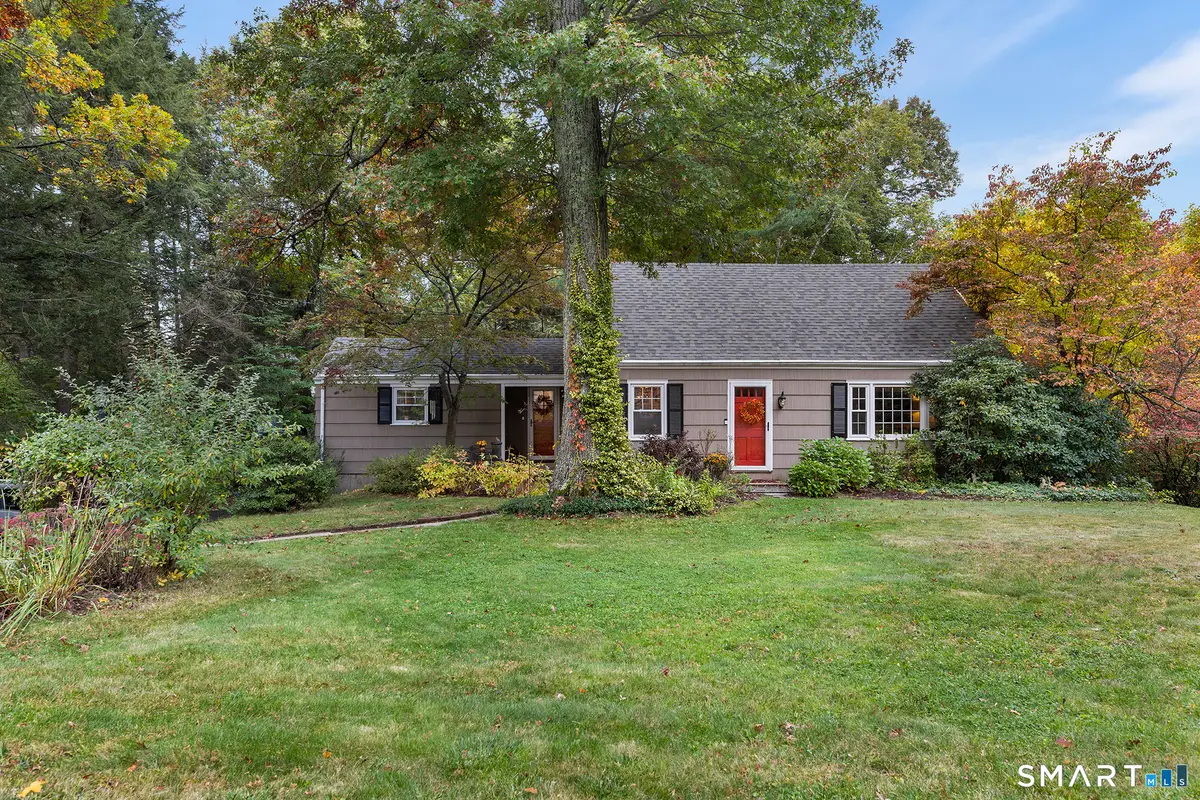 7 Robin Road, Simsbury, CT 06070 - #1