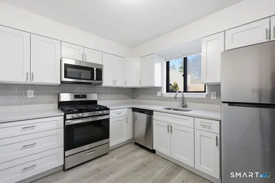 11 Sutton Place #11, Bloomfield, CT 06002 - #2
