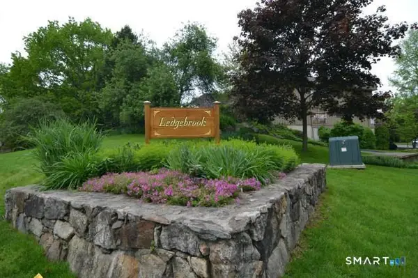 5 Ledgebrook Drive #5, Norwalk, CT 06850