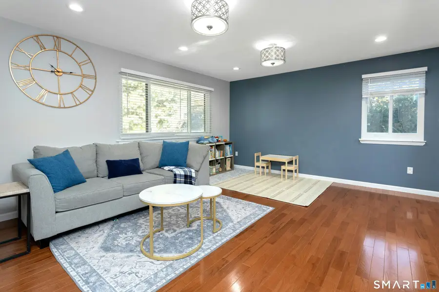 422 Courtland Avenue #1, Stamford, CT 06906 - #3
