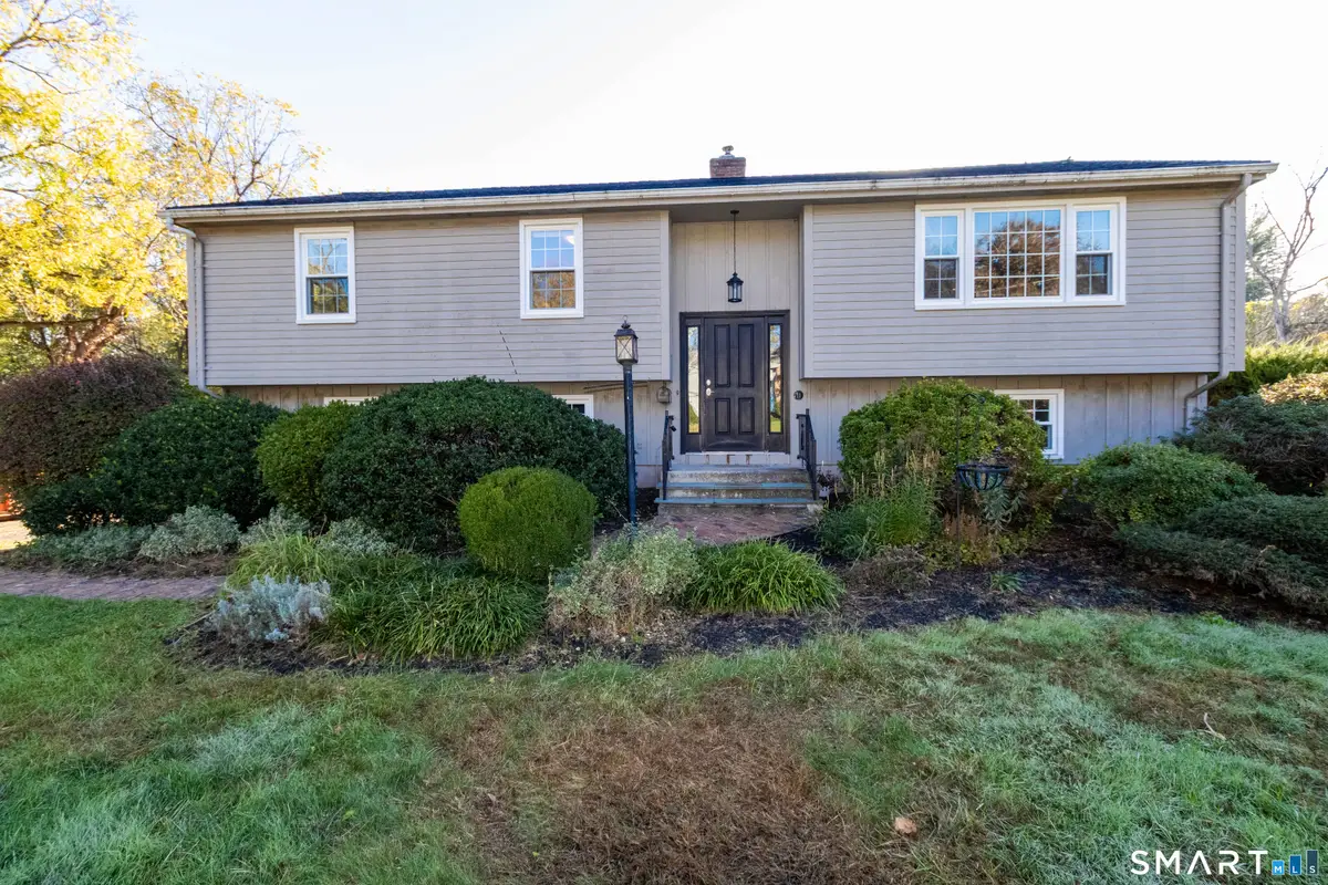 11 Hale Road, Portland, CT 06480 - #1