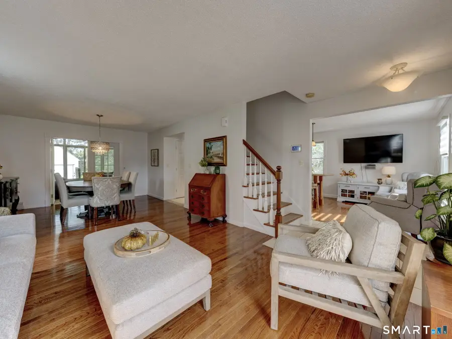 98 St James Street, West Hartford, CT 06119 - #3