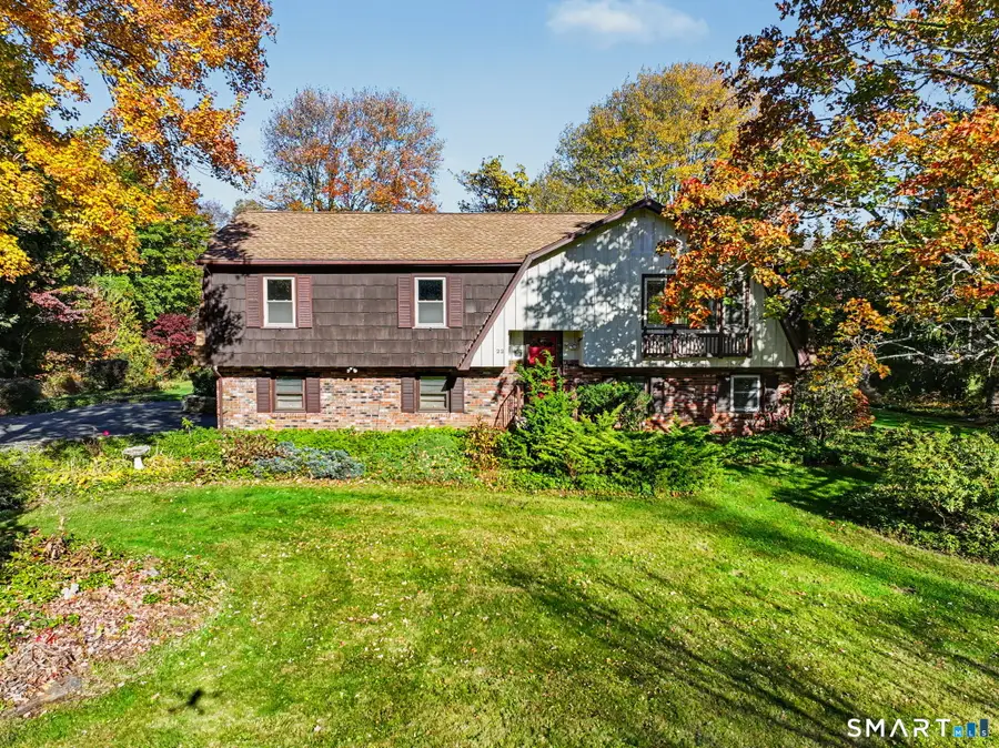 22 Wendover Road, Newtown, CT 06470 - #2