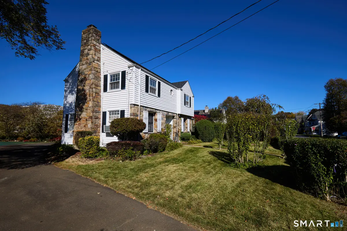 160 Astoria Avenue, Bridgeport, CT 06604 - #1