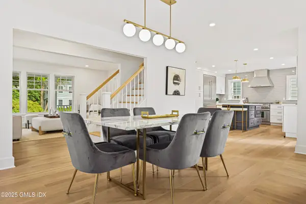 20 Center Drive, Old Greenwich, CT 06870