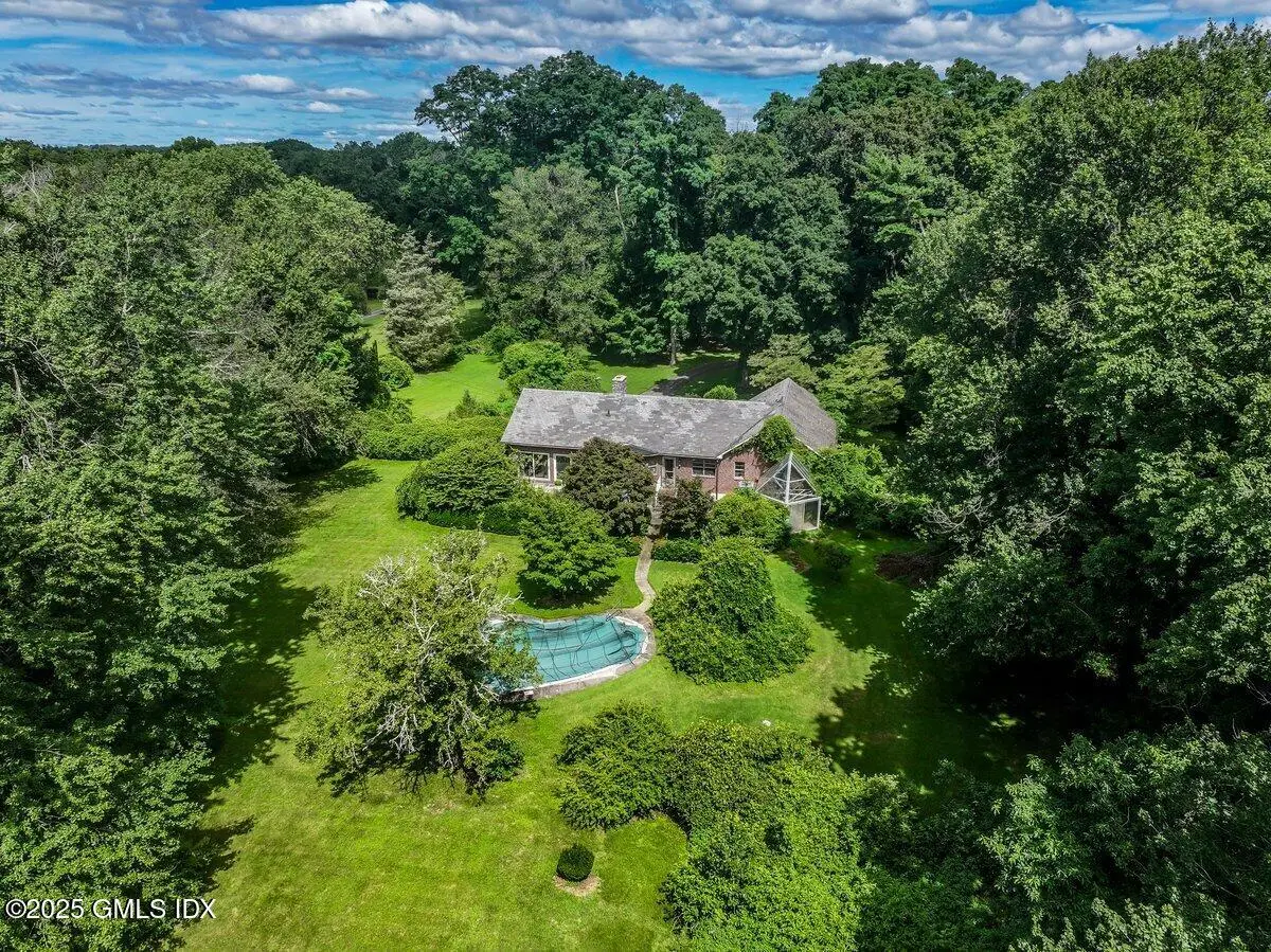 32 Locust Road, Greenwich, CT 06831 - Image #1