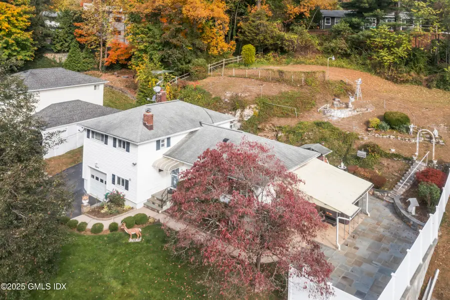 15 Walker Court, Greenwich, CT 06831 - Image #2