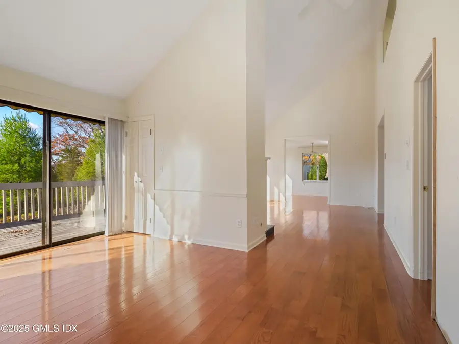505 W Lyon Farm Drive #505, Greenwich, CT 06831 - Image #3