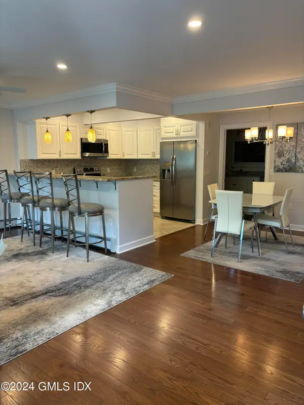 1465 E Putnam Avenue #306, Old Greenwich, CT 06870