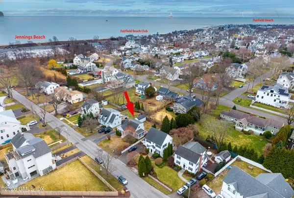 20 Benson Place, Fairfield, CT 06824