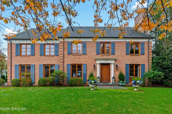 15 Field Road, Riverside, CT 06878