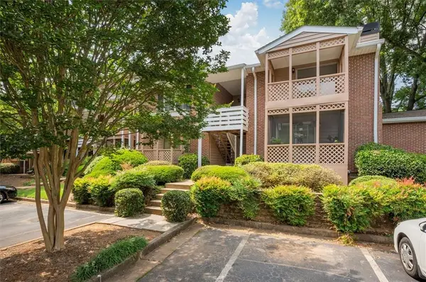 270 Quail Run, Roswell, GA 30076