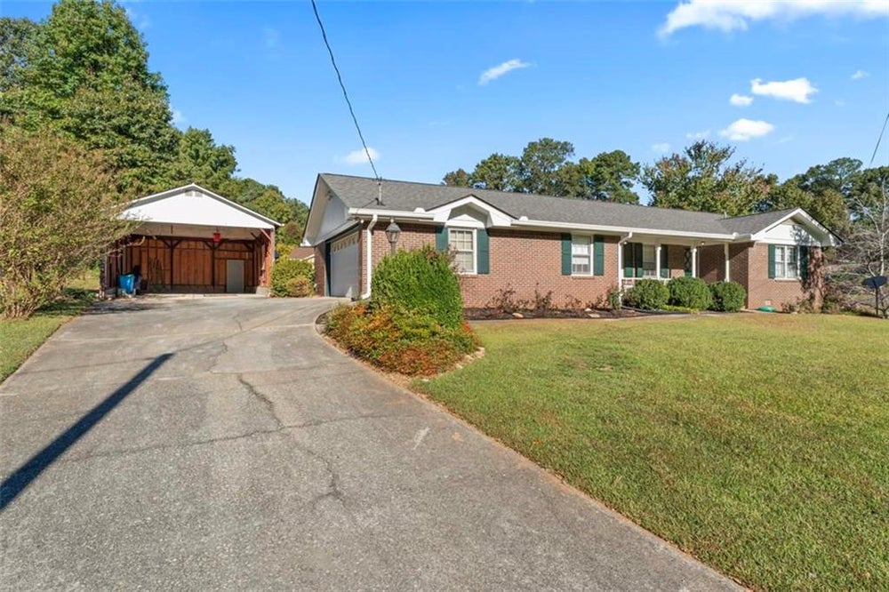 5111 Valley Road, Stone Mountain, GA 30087 BHGRE