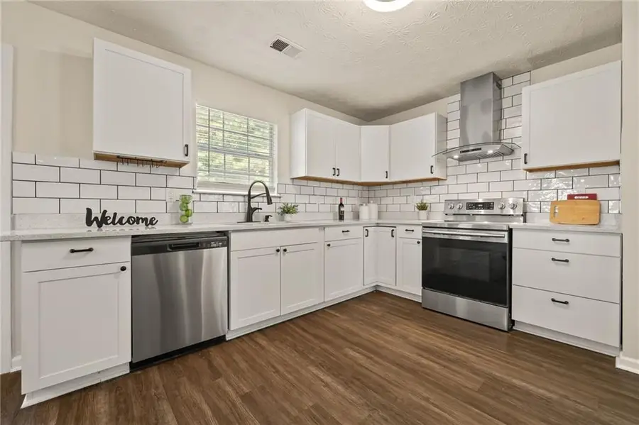 211 Millstone Drive, Hampton, GA 30228 - Image #2