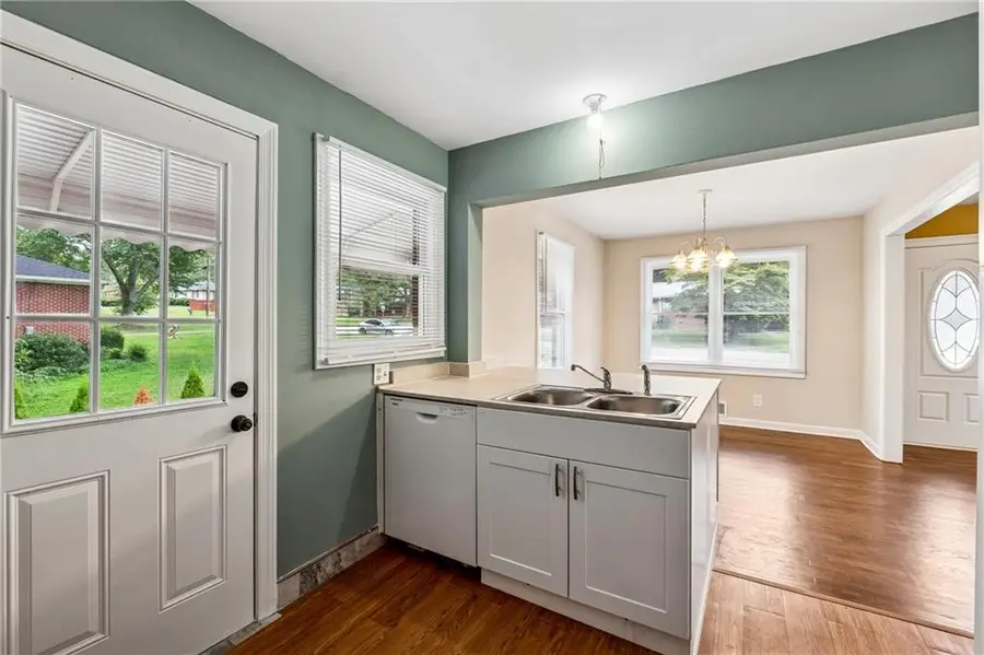 690 Green Acres Road Se, Smyrna, GA 30080 - Image #3