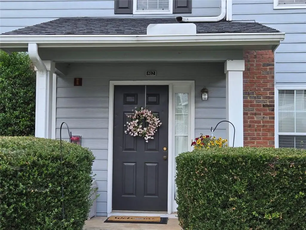 812 Vinings Forest Lane Se, Smyrna, GA 30080 - Image #1