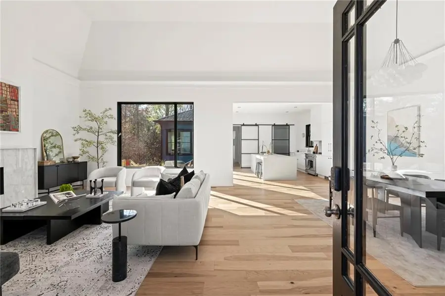 1062 Peeples Street Sw, Atlanta, GA 30310 - Image #2