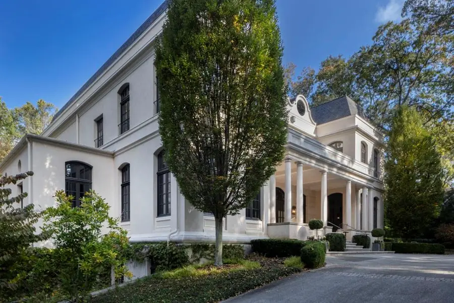 133 Blackland Road Nw, Atlanta, GA 30342 - Image #3